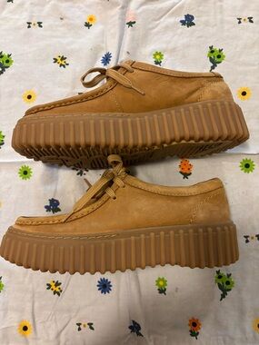 Clarks Women's Torhill Bee Nubuck Moccasins